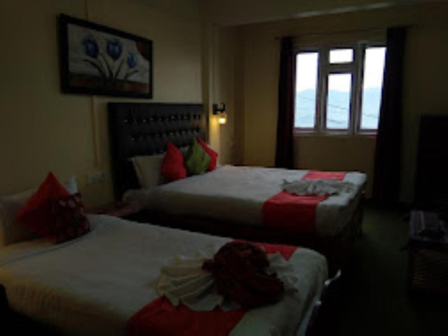 Hotel Himalayan Queen , Darjeeling Дарджилинг Экстерьер фото