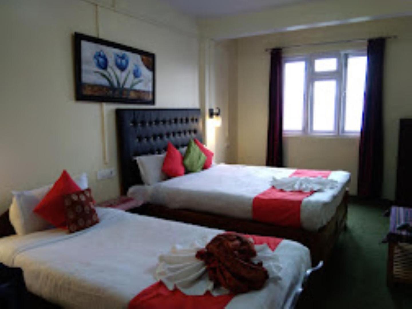 Hotel Himalayan Queen , Darjeeling Дарджилинг Экстерьер фото