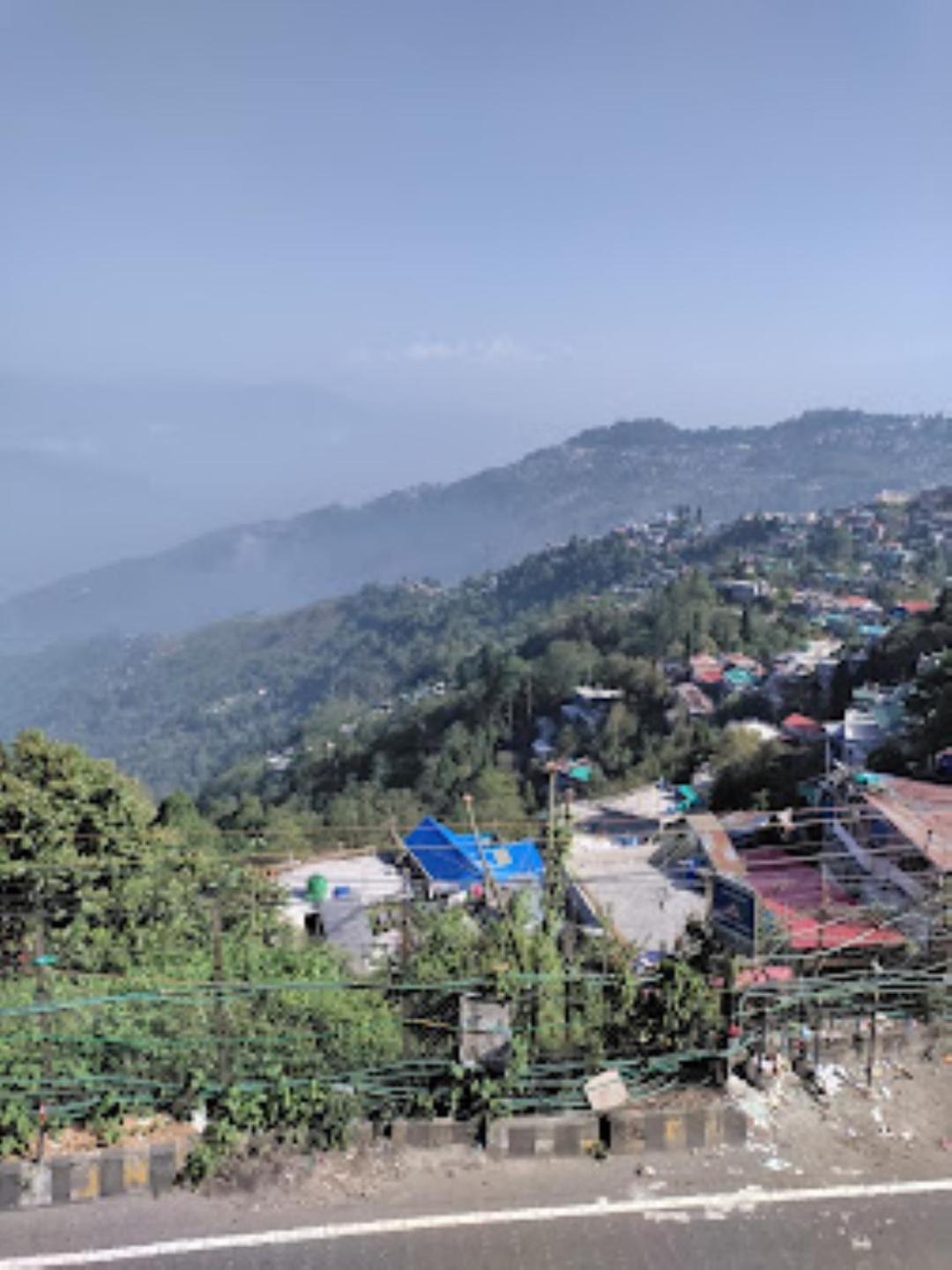 Hotel Himalayan Queen , Darjeeling Дарджилинг Экстерьер фото