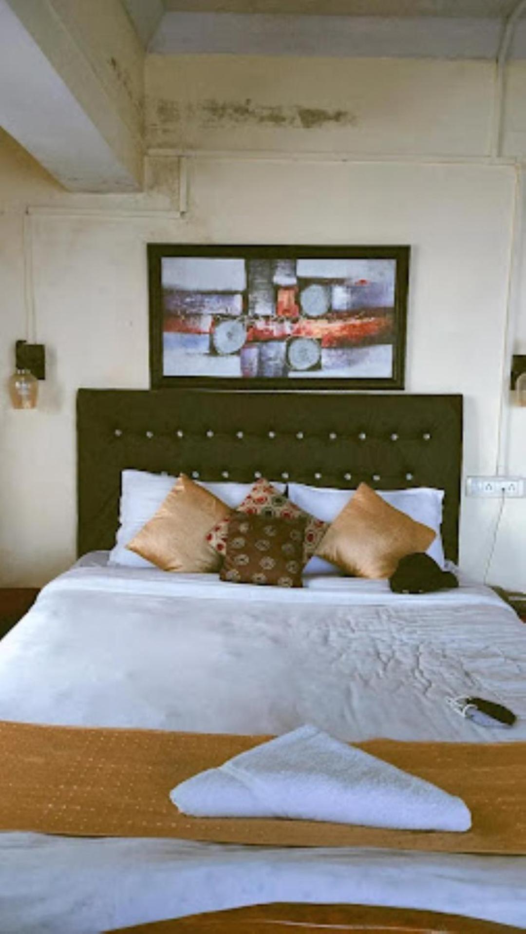 Hotel Himalayan Queen , Darjeeling Дарджилинг Экстерьер фото
